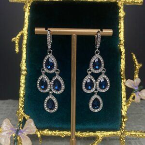 Vintage Dark Blue Crystal Teardrop Earrings / Silver Tone Dangle Earrings / Gift